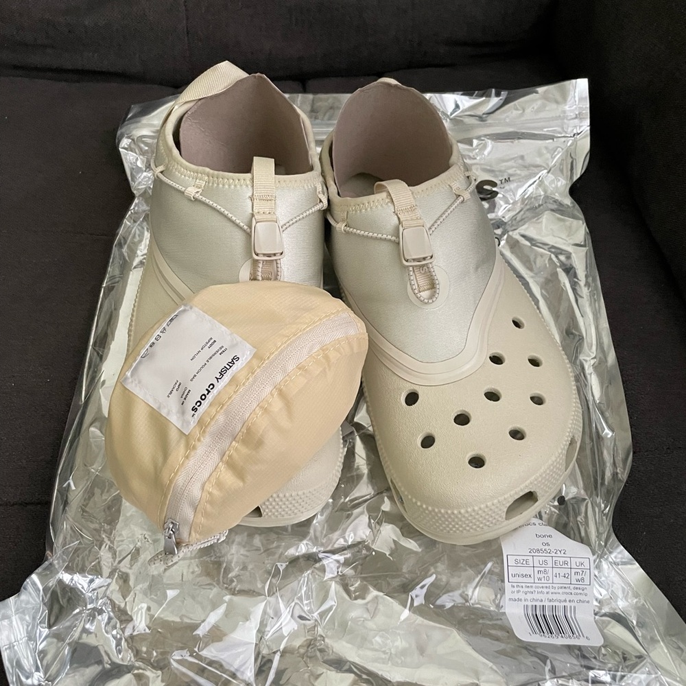 Satisfy Crocs
